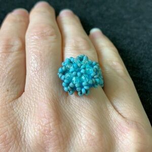 Stretchy Turquoise Flower Bead Ring